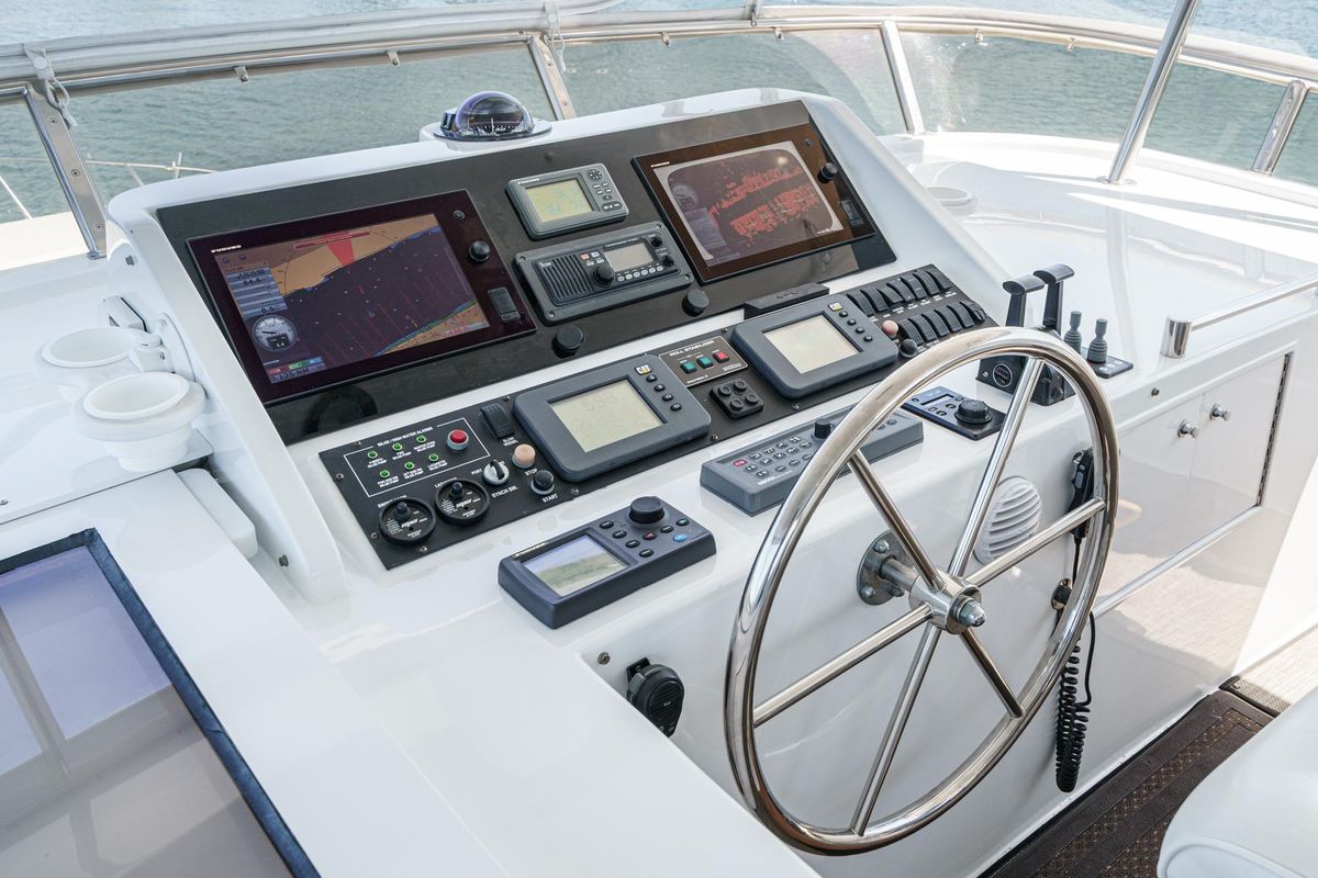 2002 Ocean Alexander 64 