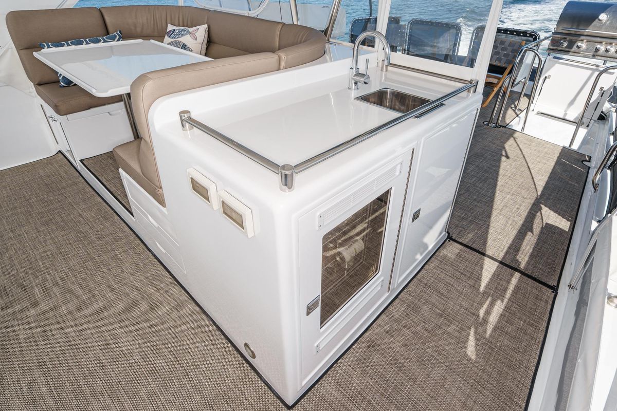 2002 Ocean Alexander 64 