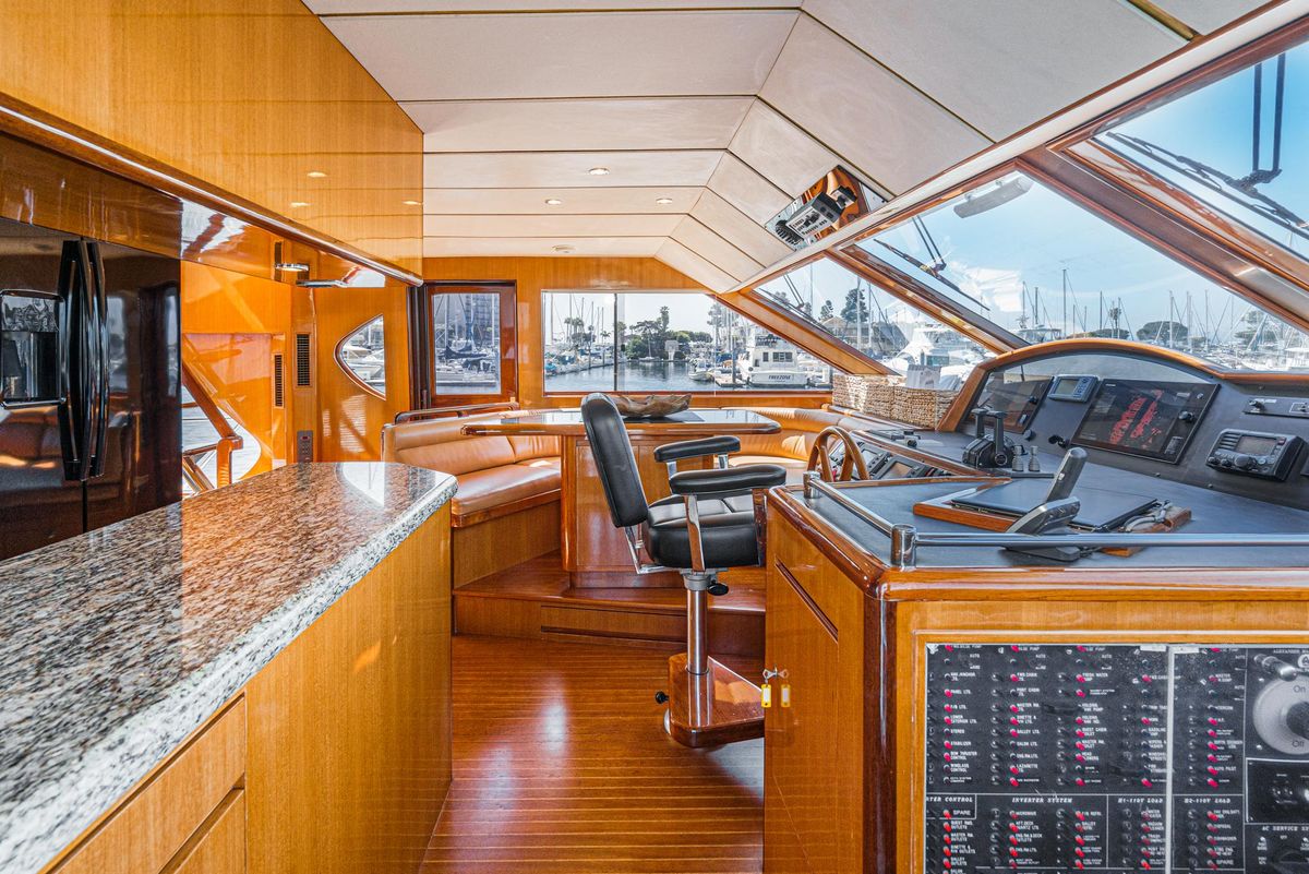 2002 Ocean Alexander 64 