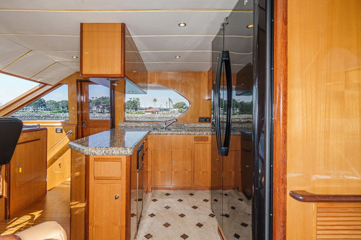 2002 Ocean Alexander 64 