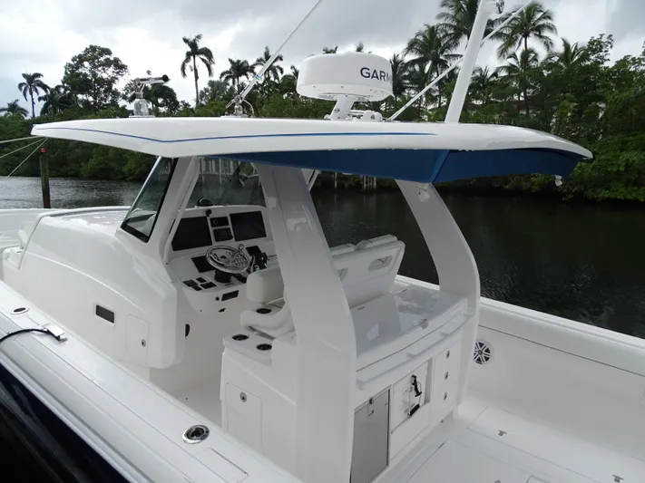  Yacht Photos Pics 2022 Intrepid 407 Panacea boat with sleek design and advanced navigation system.