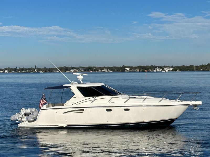 2004 Tiara Yachts Sovran