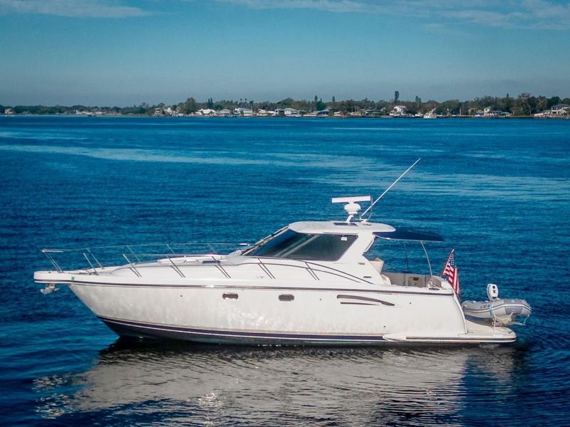 2004 Tiara Yachts Sovran