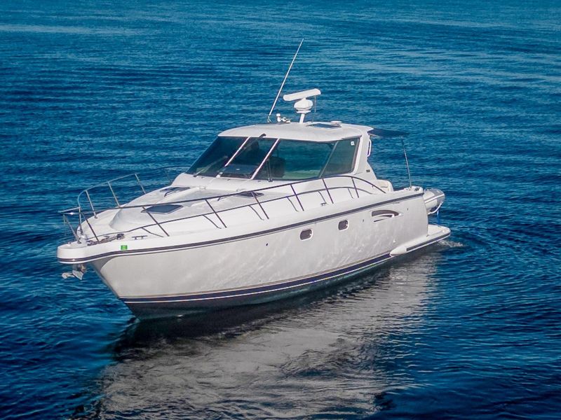 2004 Tiara Yachts Sovran