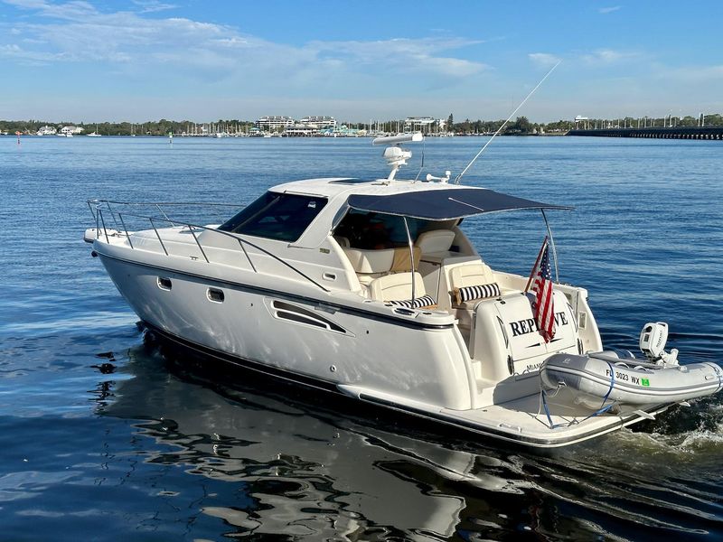 2004 Tiara Yachts Sovran