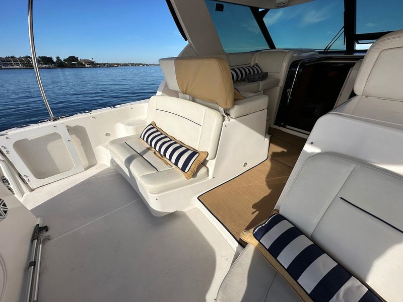 2004 Tiara Yachts Sovran