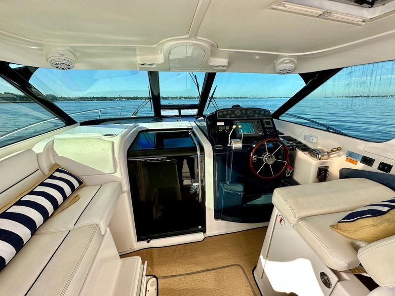 2004 Tiara Yachts Sovran