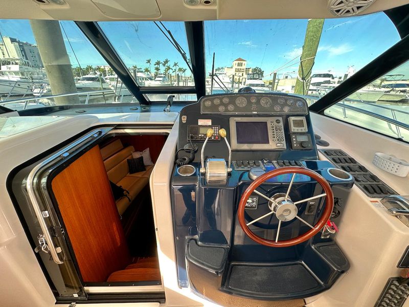 2004 Tiara Yachts Sovran