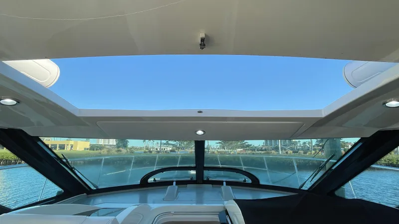  Yacht Photos Pics 2015 SEA RAY 410 SUNDANCER - Image 38