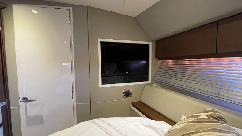  Yacht Photos Pics 2015 SEA RAY 410 SUNDANCER - Image 32