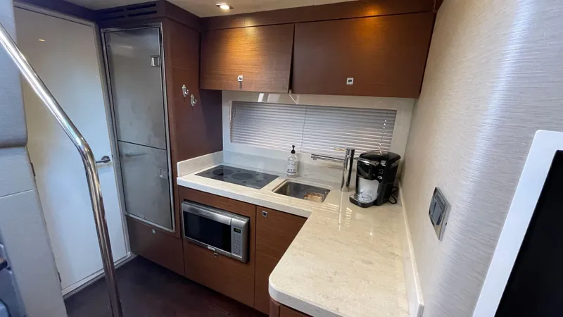  Yacht Photos Pics 2015 SEA RAY 410 SUNDANCER - Image 26