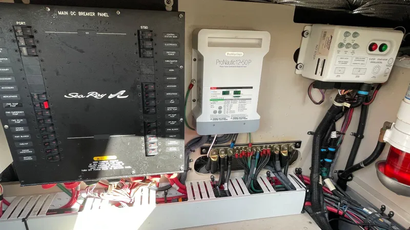  Yacht Photos Pics 2015 SEA RAY 410 SUNDANCER - Image 69