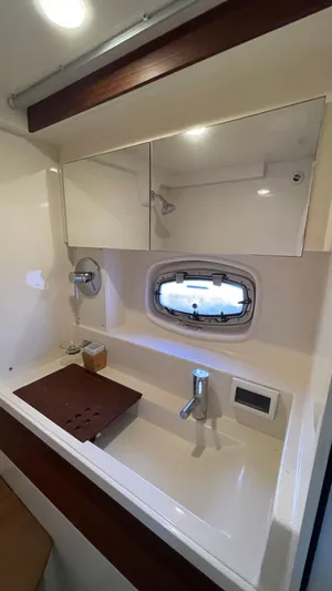  Yacht Photos Pics 2015 SEA RAY 410 SUNDANCER - Image 23