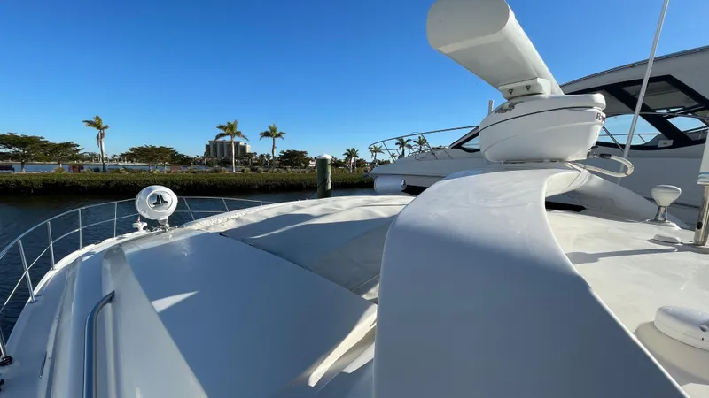  Yacht Photos Pics 2015 SEA RAY 410 SUNDANCER - Image 17