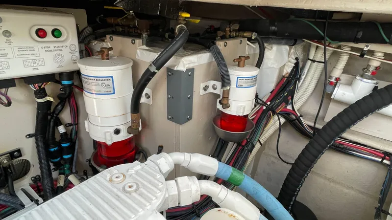  Yacht Photos Pics 2015 SEA RAY 410 SUNDANCER - Image 68