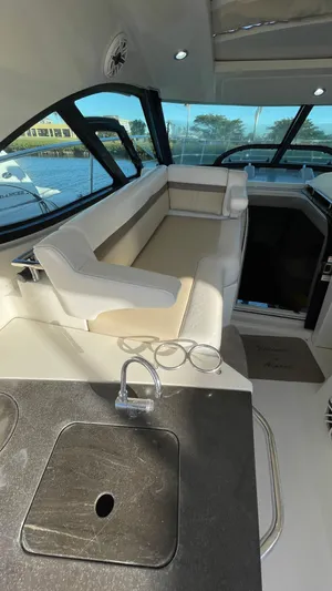  Yacht Photos Pics 2015 SEA RAY 410 SUNDANCER - Image 34