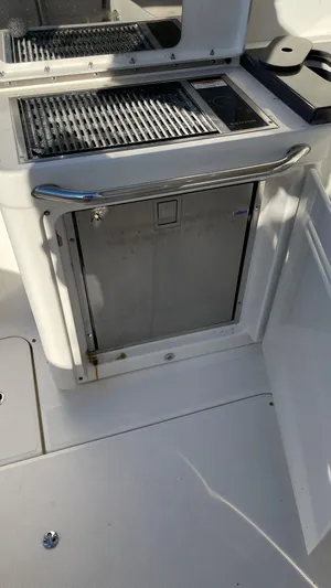  Yacht Photos Pics 2015 SEA RAY 410 SUNDANCER - Image 36