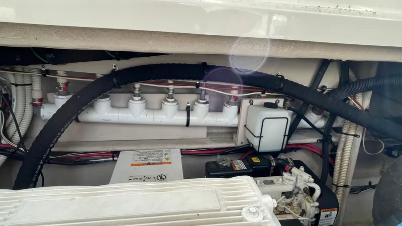  Yacht Photos Pics 2015 SEA RAY 410 SUNDANCER - Image 67