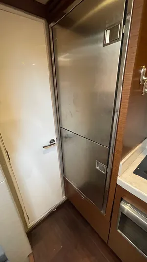  Yacht Photos Pics 2015 SEA RAY 410 SUNDANCER - Image 25