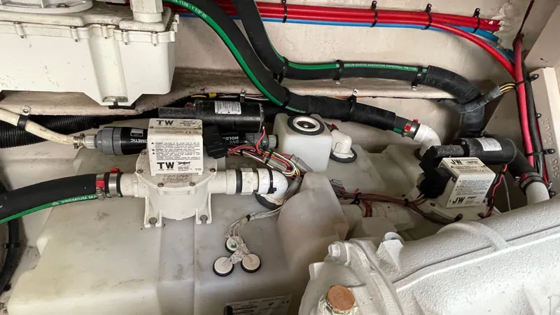  Yacht Photos Pics 2015 SEA RAY 410 SUNDANCER - Image 61