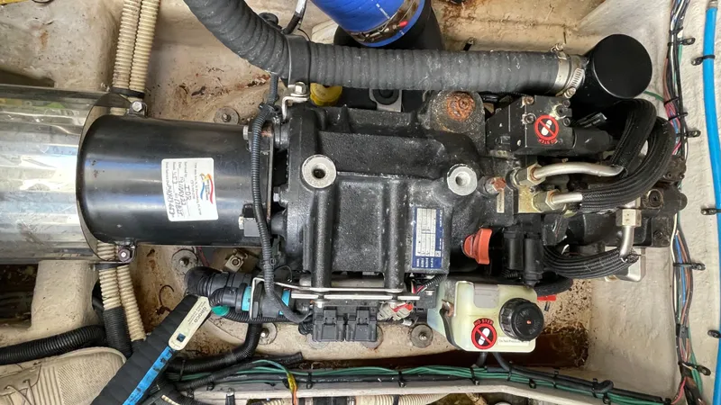  Yacht Photos Pics 2015 SEA RAY 410 SUNDANCER - Image 64