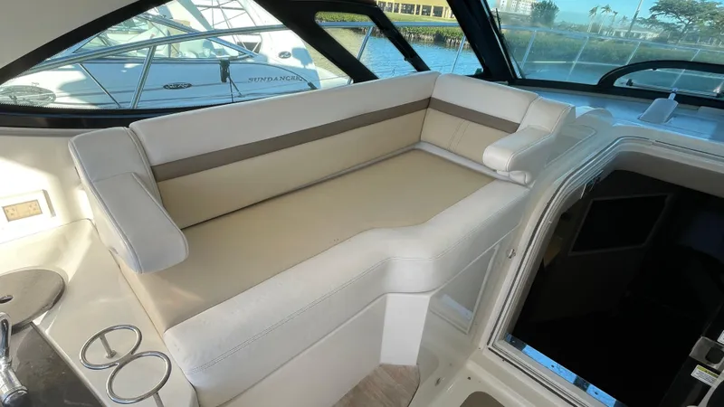  Yacht Photos Pics 2015 SEA RAY 410 SUNDANCER - Image 41