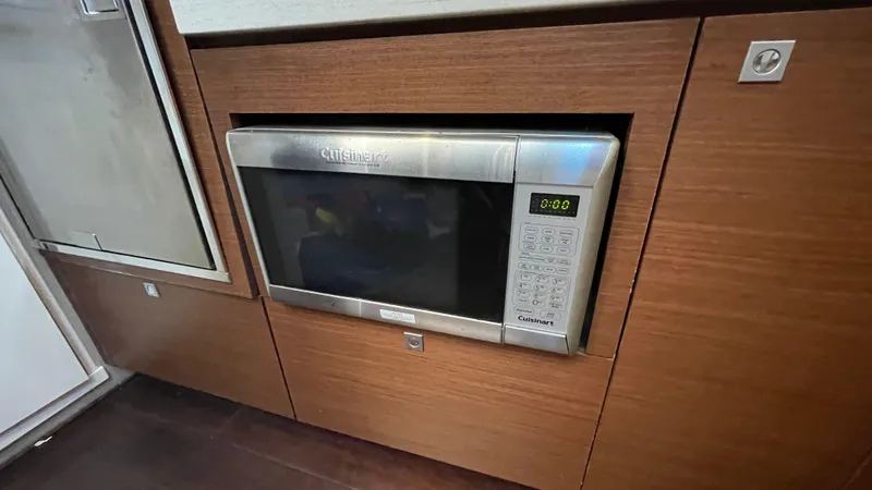  Yacht Photos Pics 2015 SEA RAY 410 SUNDANCER - Image 20