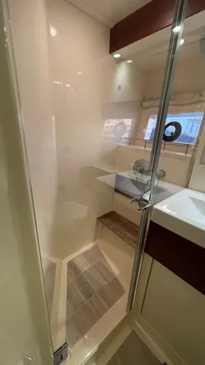  Yacht Photos Pics 2015 SEA RAY 410 SUNDANCER - Image 29