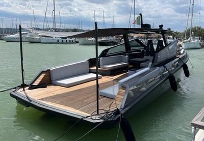 Yacht