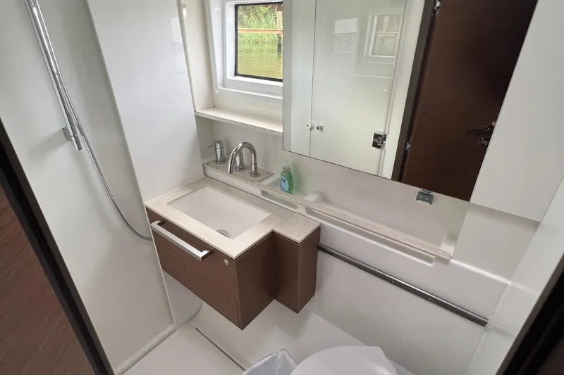 Buena Vida Yacht Photos Pics 