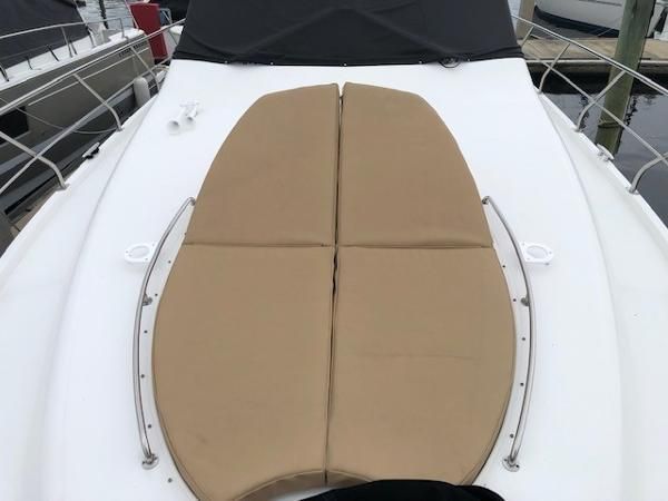 2016 Cruisers Yachts 48 Cantius Low Hours at 327