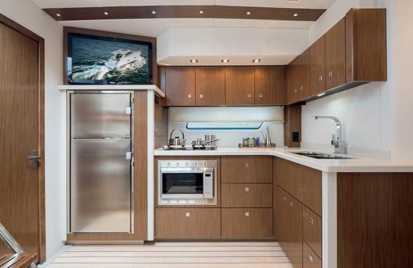2016-48-cruisers-yachts-48-cantius-low-hours-at-327