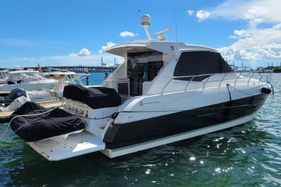 2016 48' Cruisers Yachts-48 Cantius Low Hours at 327 Fort Lauderdale, FL, US