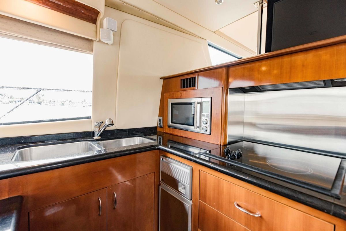 2004 Carver 56 