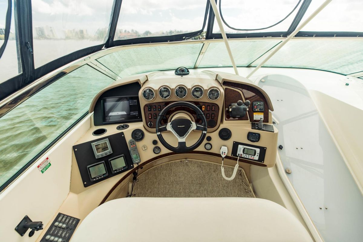 2004 Carver 56 