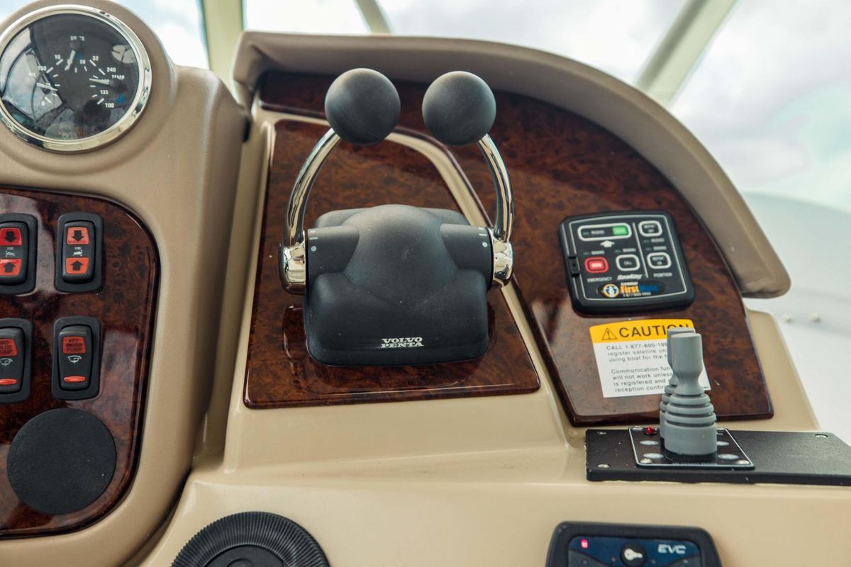 2004 Carver 56 