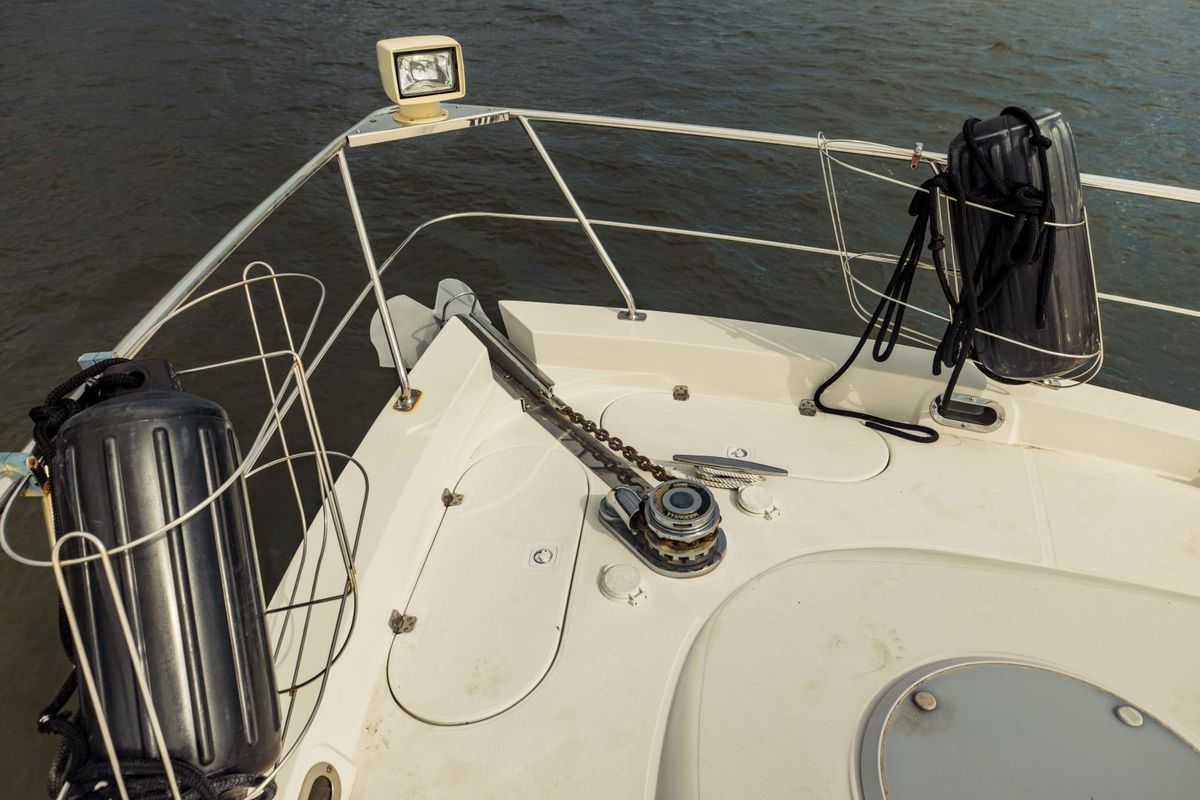 2004 Carver 56 
