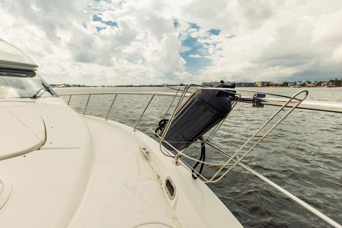 2004 Carver 56 