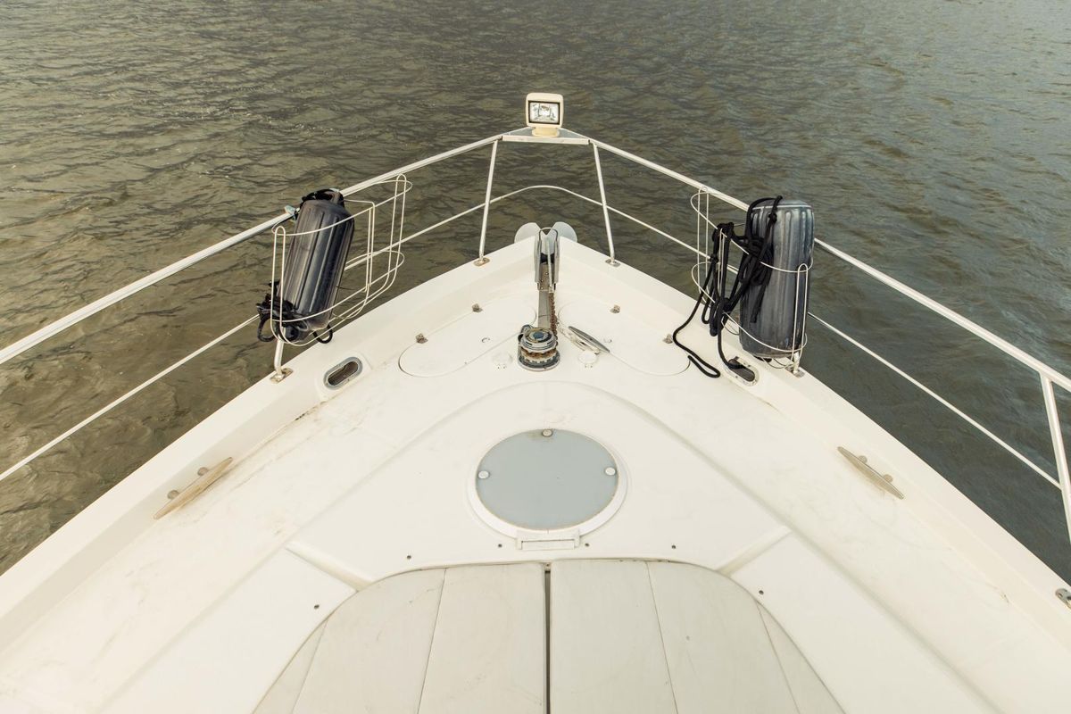 2004 Carver 56 