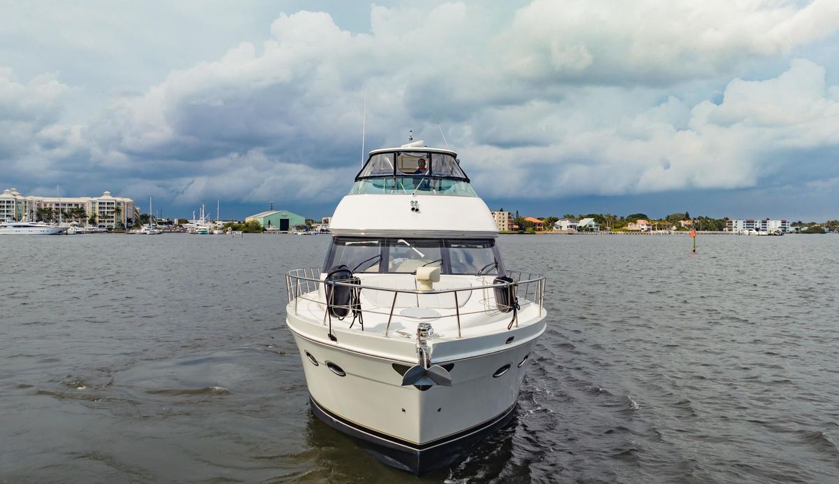 2004 Carver 56 