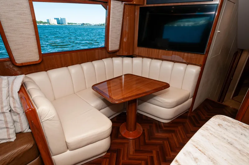 Best Trait Yacht Photos Pics Viking 55 BEST TRAIT - Dinette Table