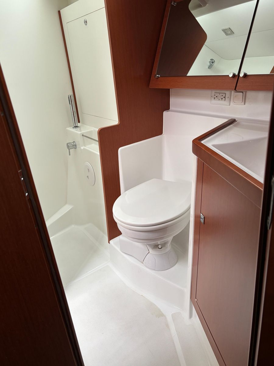 2018 Beneteau 45 