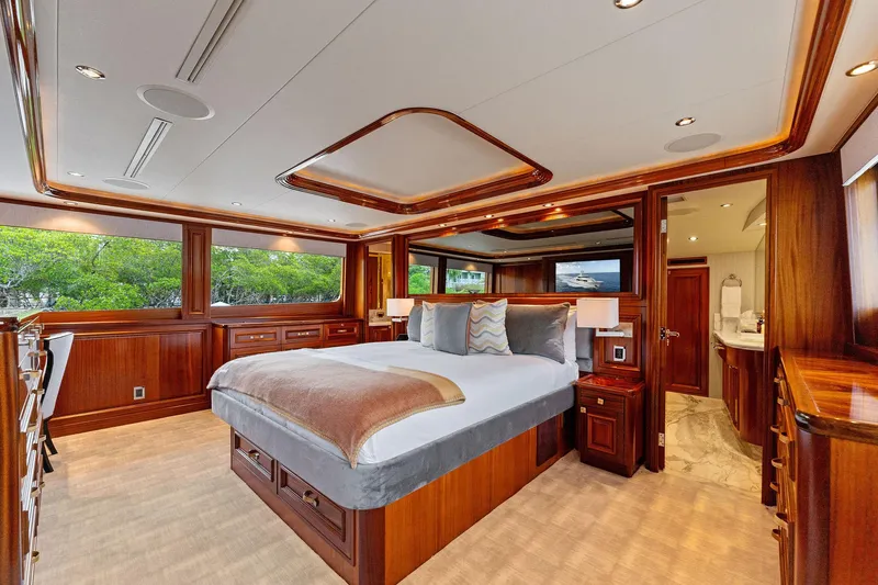 Antares Yacht Photos Pics 