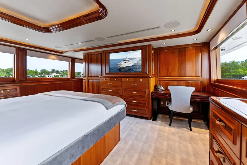 Antares Yacht Photos Pics 