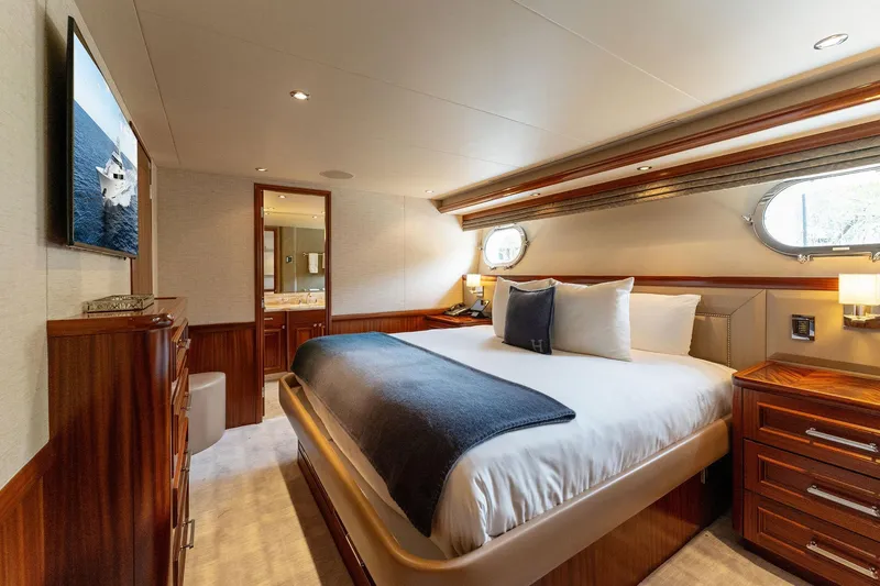 Antares Yacht Photos Pics 