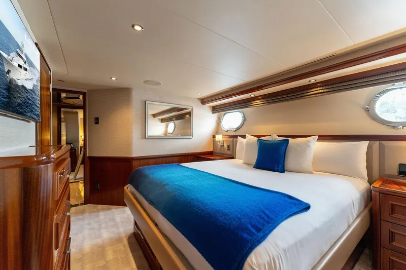 Antares Yacht Photos Pics 