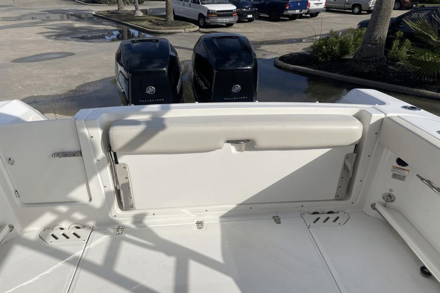 2018 Boston Whaler 270 Vantage