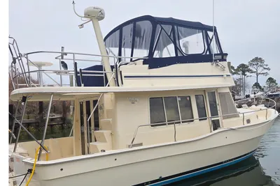 Mainship 40 Trawler