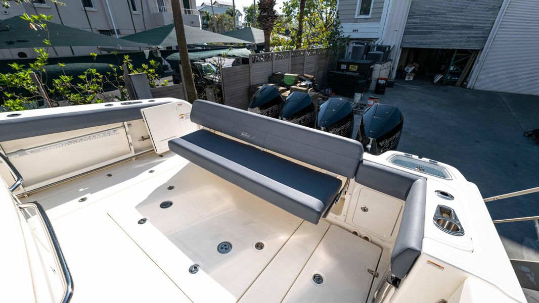 2021 Boston Whaler 420 Outrage