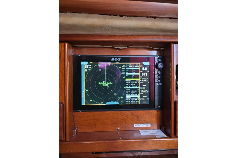 Fiasco Yacht Photos Pics Radar display on 1988 Amel Sharki yacht, showing navigation data and settings.